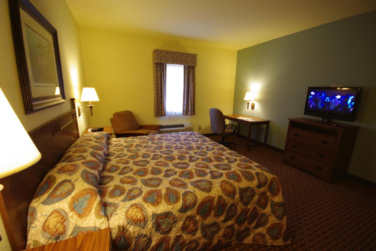 Mountain Inn & Suites Airport - Hendersonville Exterior photo